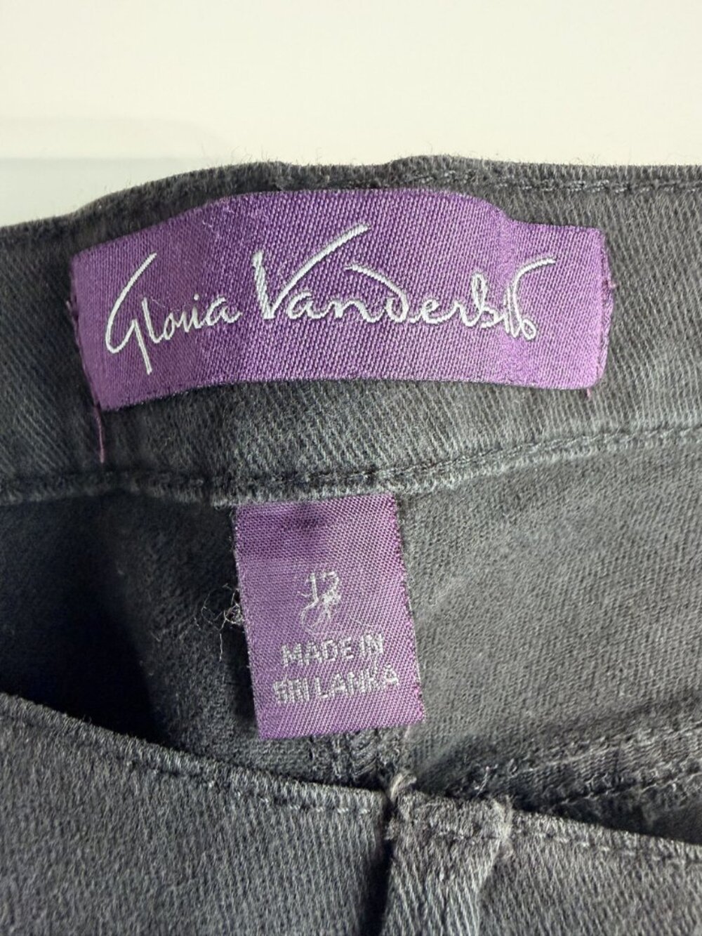 Gloria Vanderbilt Amanda Classic Tapered Jeans Womens Size 12 Black Denim - Picture 4 of 14